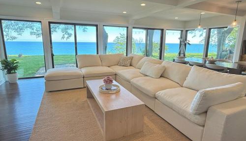 Lakehouse Estate with endless views of Lake Michigan in Mequon