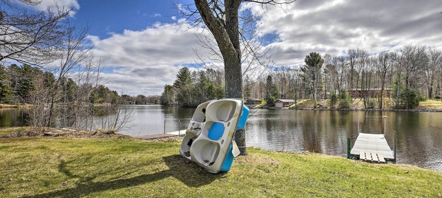 Lakeside Cabin w/Fire Pit: Near Pine Point Park! in Holcombe