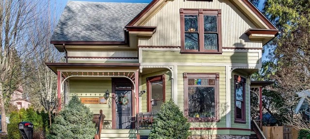 Large group in Eugene, Exquisite Historic Landmark 11Bedroom, 4.1BA, New Hot tub in Eugene