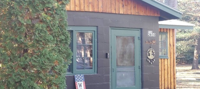 Lewiston Cabin close to town with views of East Twin Lake in Lewiston