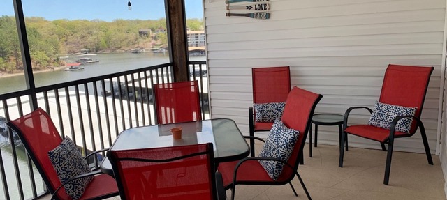 Lighthouse Landing 2BR/2BA Beautifully Updated Lakefront Condo with Heated Pool in Lake Ozark