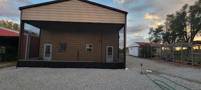 Lobofarms in Centerview