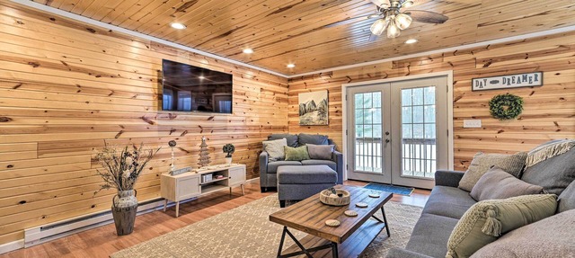 Lovely Elmira Cabin w/Deck, 18 Mi to Gaylord in Elmira