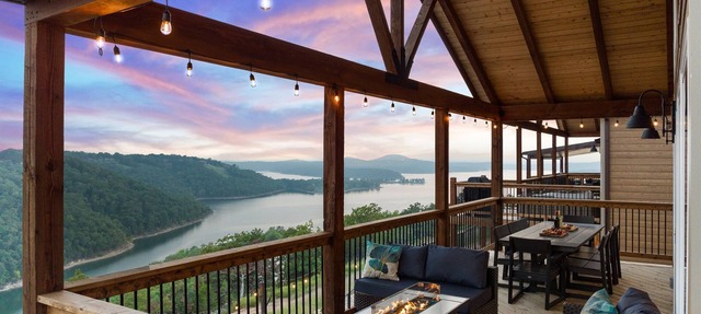 Lux Views! Indoor-Outdoor Pools, Firepits, Arcades! Outdoor Fireplace & TV! in Kimberling City
