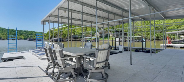 Luxe Lake of the Ozarks Group Escape in Roach in Roach