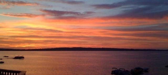 Luxurious Direct Beachfront Condo #327-Close to Downtown. in Traverse City