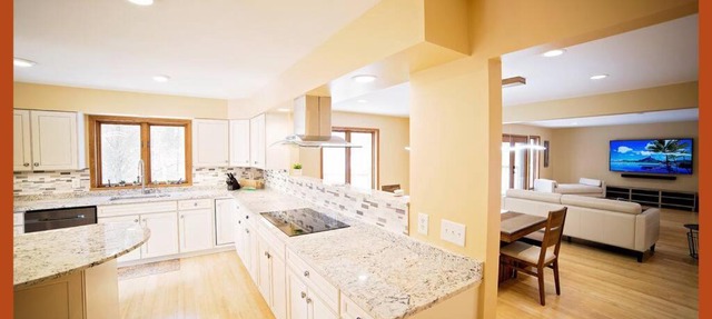 Luxurious Estate by Brown County 40 private acres in Columbus
