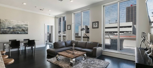 Luxury 3 BR Penthouse with balcony in Downtown NOLA in New Orleans