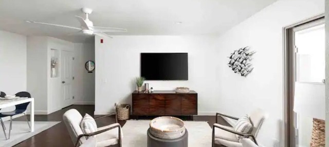 Luxury Beach Condo: hot tub, AC, long term stays in Encinitas