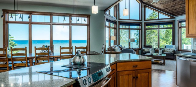 Luxury lakefront home - 6 BRs, kids, pets, EVs, elevator - family celebrations in Baileys Harbor