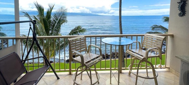 Maalaea Harbor-Oceanfront 2 Bedroom/2 Bath in Wailuku