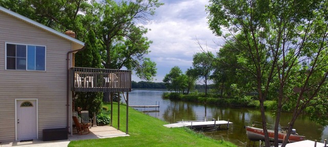 Maple Hill Resort "Dally Cabin" - 1 Hour from Twin Cities in South Haven