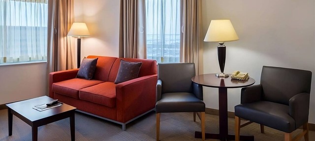 Maximum Comfort! w/Complimentary Airport Shuttle Service, Pets are Welcome! in Rosemont