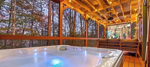 Memory Maker Cabin: Movies & Covered Hot Tub in Sautee Nacoochee