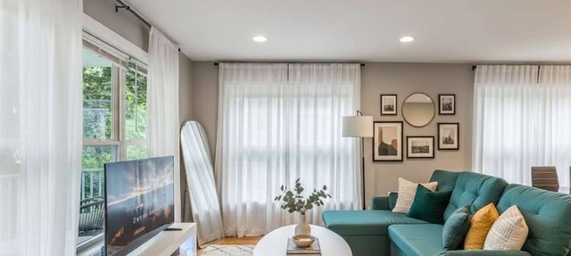 Modern 3 Bed 3 Bath Condo in Uptown in Minneapolis