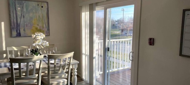 Modern And Spacious Residence In Quiet & Central Community in De Pere