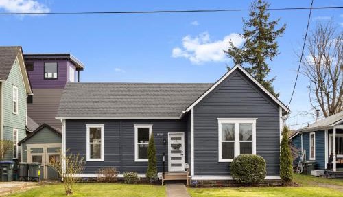 Modern Bellingham Retreat in Bellingham