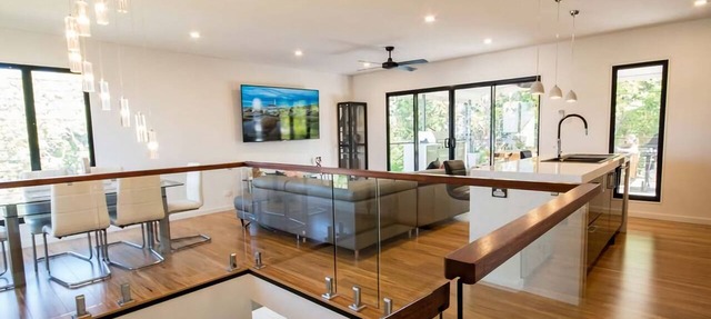Modern Coastal Escape Walk to Beach Cafes amp CBD in North Ward
