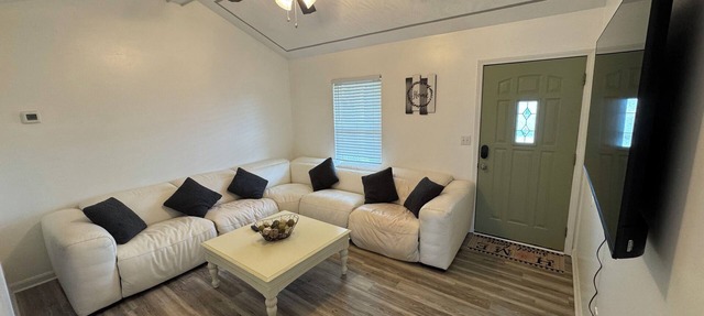 Modern Farmhouse 3BR Close to Louisville! in Shepherdsville
