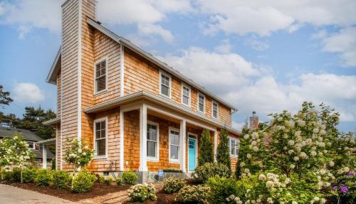 Modern Gearhart Getaway, Walk to Beach & Downtown! in Gearhart