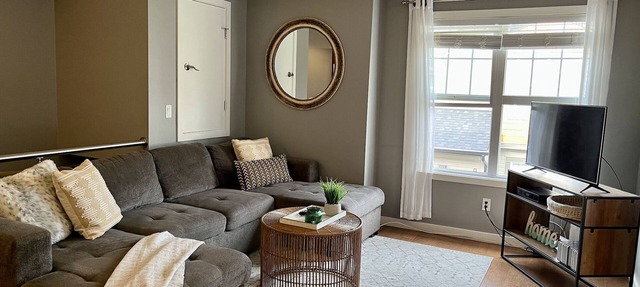 Modern Luxurious 2 BR Condo + Pool + Hot Tub + Games Room + Gym in Saskatoon