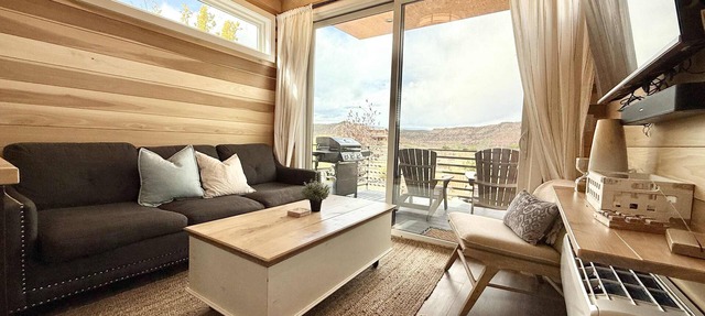 Modern Tiny Home Near Escalante Monument View in Escalante