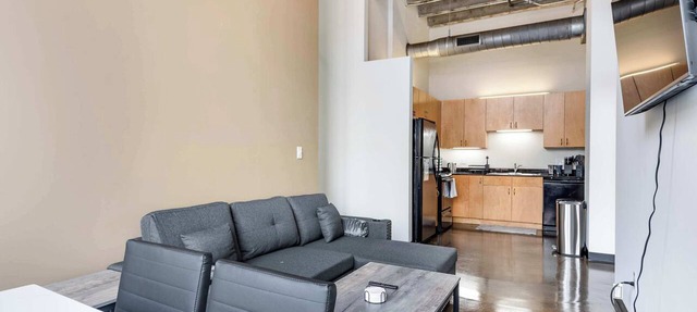 Modern West Loop Gem-City Views & Prime Location 2 in Chicago