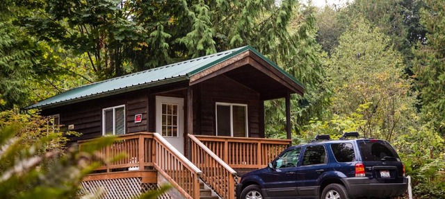 Mount Vernon Camping Resort Studio Cabin 5 in Bow