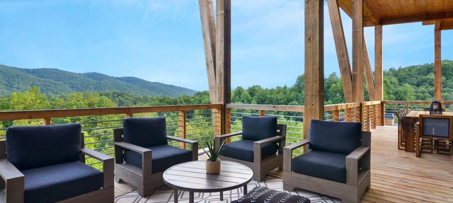 Mountain View Manor ~ Mountain Modern 5BR ~ Near downtown Blue Ridge! in Blue Ridge