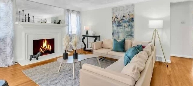 NEW! Grosse Pointe/Detroit 3BR | Sleeps 8 | Yard in Grosse Pointe