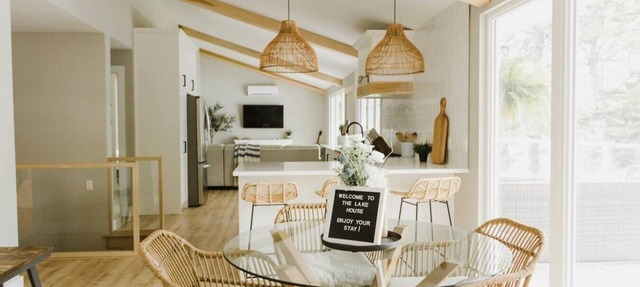 New Lakefront Luxury Cottage w/Hot Tub in Mount Uniacke