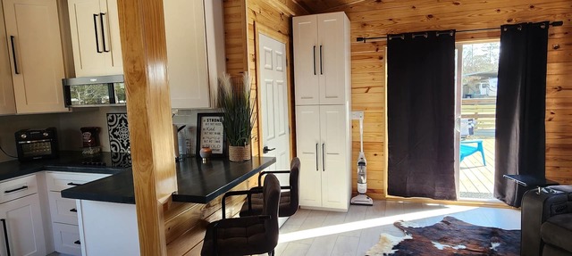 New Modern Studio w/private pool- 5 Min to Keaton Beach Boat Ramp in Perry