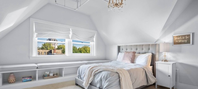 New Victorian Mansion Bed & Breakfast in St. Paul