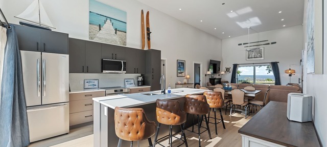 New Waterfront Luxury Cabin on Lake Winnipeg in Matlock