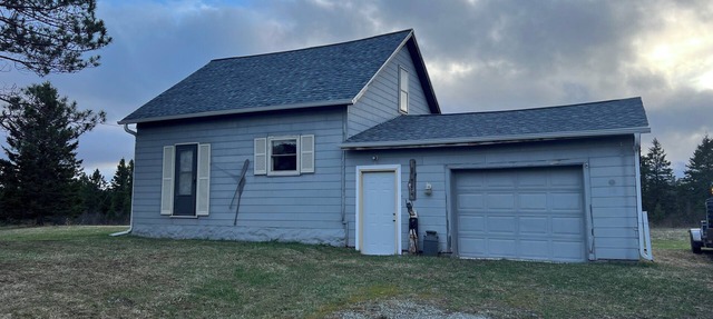 Nice 3-bedroom cottage in Ewen just minutes from Bergland, MI and Lake Gogebic in Ewen