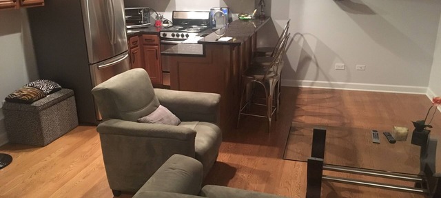 Nice in law apartment, close to O'Hare airport . (10 min away) in Wood Dale