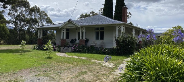 On the banks of the Huon River, in the heart of HuonValley in Huonville