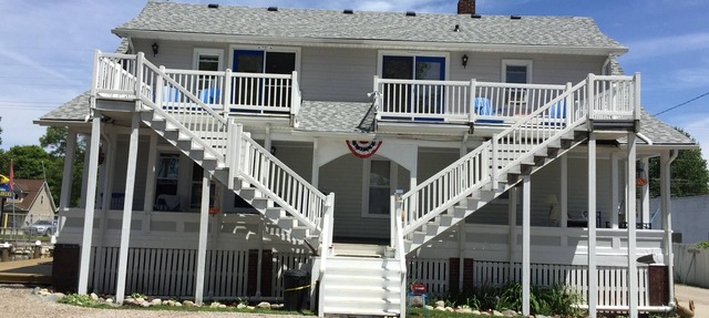 Our Port Cabin is clean & comfy & comes with boat slip & trailer parking! in Clay Township