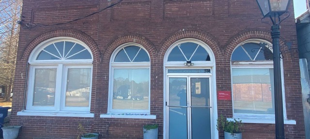 Our unique 3 bdrm facility is open to guests when artists are not in residence. in York