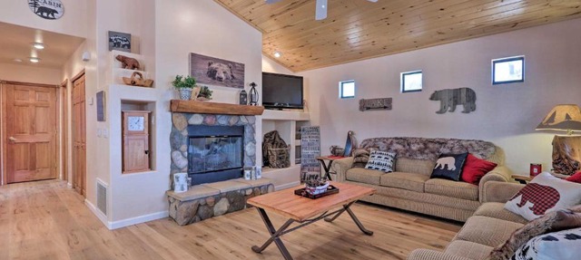 Overgaard Cabin at Bison Ranch with Grill and Deck in Overgaard