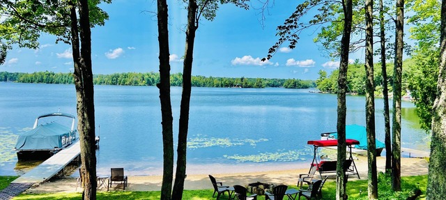 Peaceful Traverse City Lake Front w/Fireplace, Sauna, & Kayaks, Pontoon Avail. in Traverse City