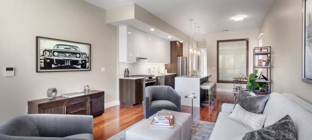 "Perfect 10" Condo in the Heart of Brush Park in Detroit