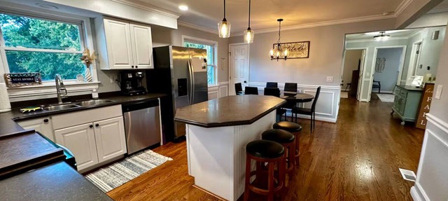 Pet friendly 4-bedroom house with fenced in yard, 2 living rooms and game room in Villa Hills