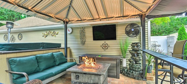 Pet-Friendly Taylor Home w/Backyard Oasis! in Taylor