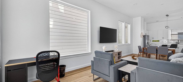 Play, work, relax, repeat: a sleek 3Bd/3.5Ba retreat near Houston’s top hubs.” in Houston