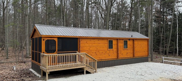 Porch View Cabin - 3 Min to Silver Lake Sand Dunes in Mears