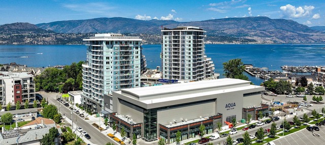 Premiere Lakeshore Living with excellent amenities. Dog friendly in Kelowna