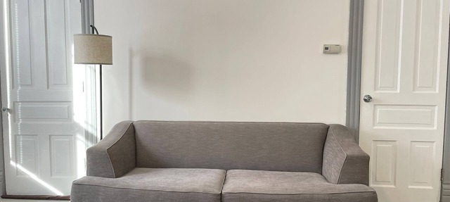 Prime 2-bedroom apartment in wonderful Avondale, 6 miles to downtown with WiFi in Chicago