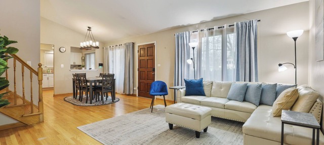 Pristine - 3 Beds, 1.5 Ba! in Arlington Heights