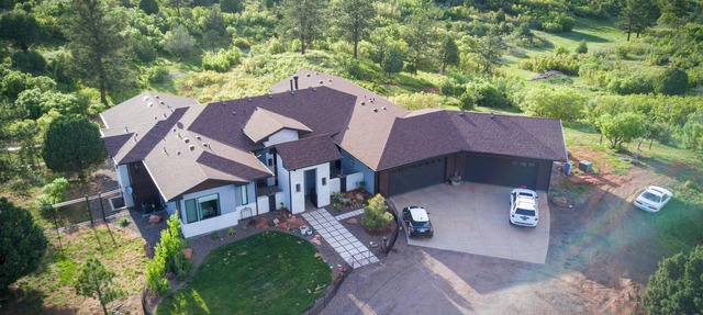 Private, 36 Acres, 6 Kings, HotTub, Views, Clean in Douglas County